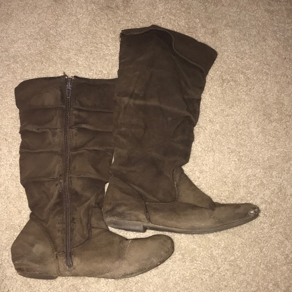 An adorable pair of girls boots